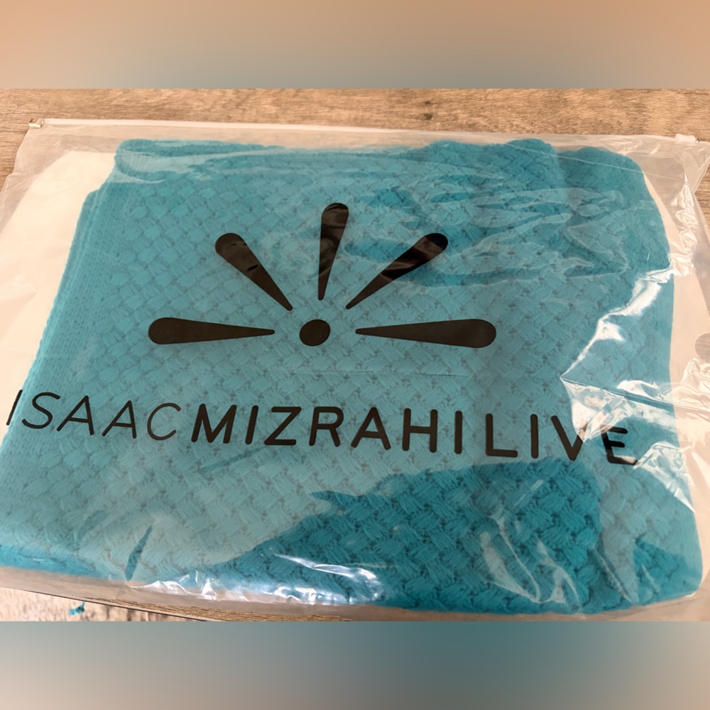 Isaac Mizrahi Teal Knit Infinity Scarf